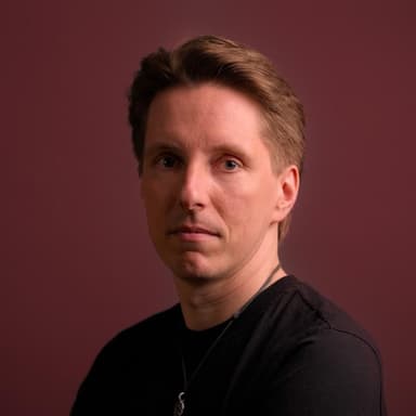 Simon V