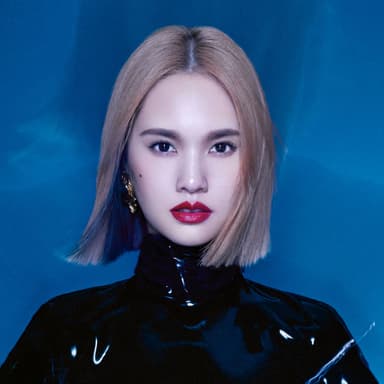 Rainie Yang