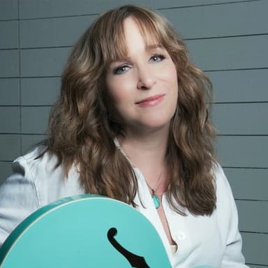 Gretchen Peters