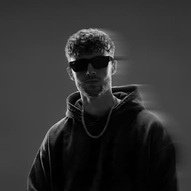 Ollie Crowe