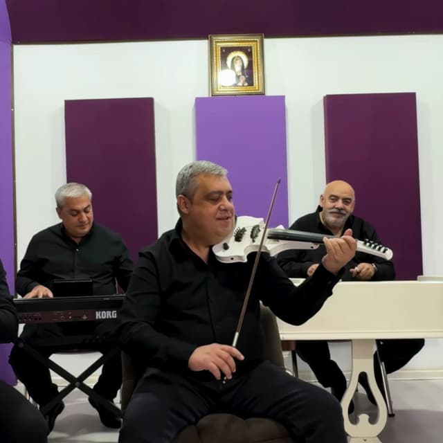 Hora "La multi ani"