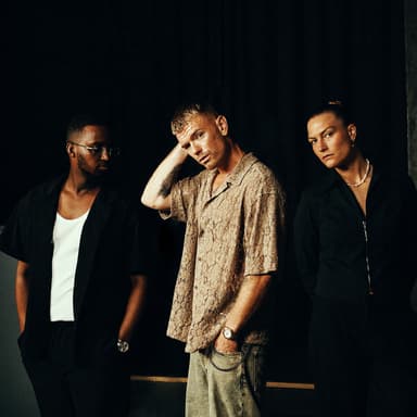 Olivia For Altid (feat. Omar & Svea S)
