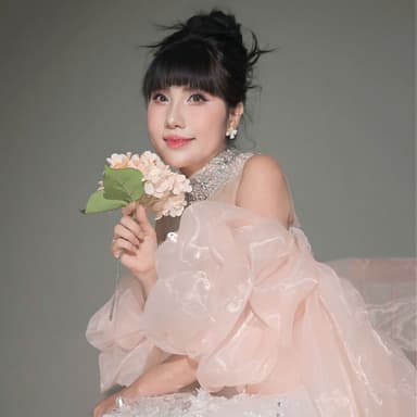Tình Nồng Thắm Xuyên Qua Bao Mái Tranh