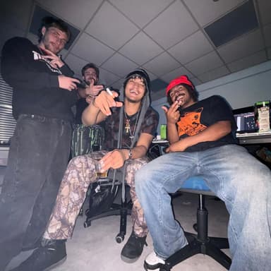Tragies (feat. Mitchii, Steezy & Yxngsmckd)