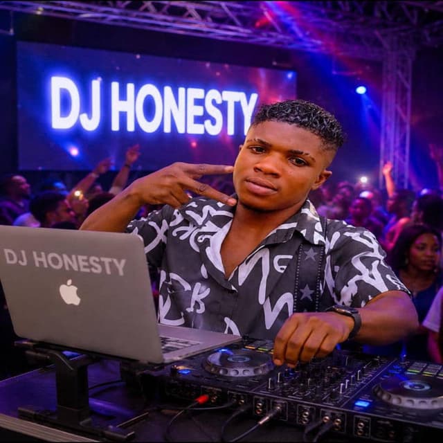 DJ Honesty vs isonihe ana eme (chief michael udegbi) highlife mix