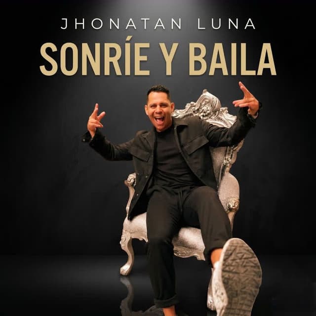 SONRÍE y BAILA