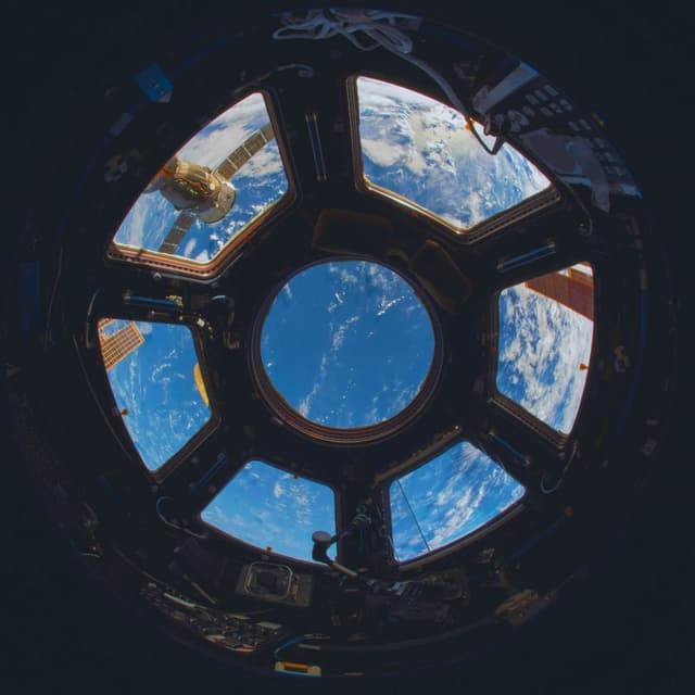 Spacestation Vacation