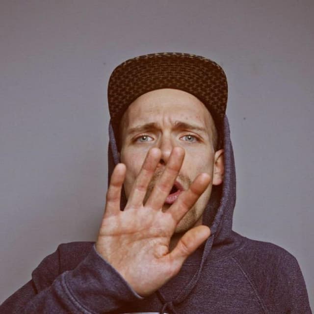 Besserwisser (feat. Zpu Zilla & Young Paul)