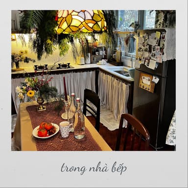 trong nhà bếp
